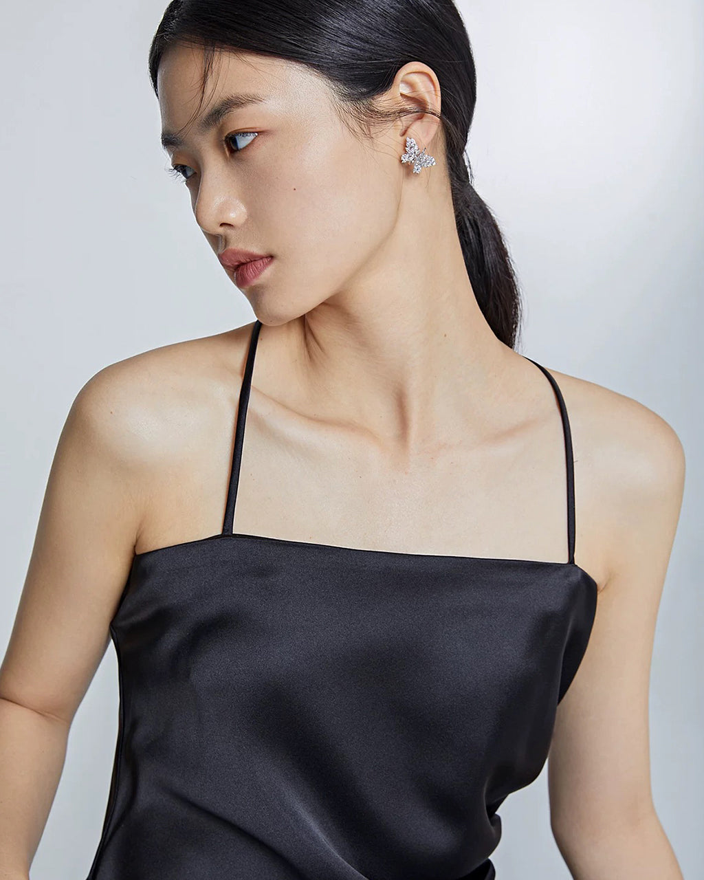 Butterfly Kiss - Diamond & White Gold Earrings Amora