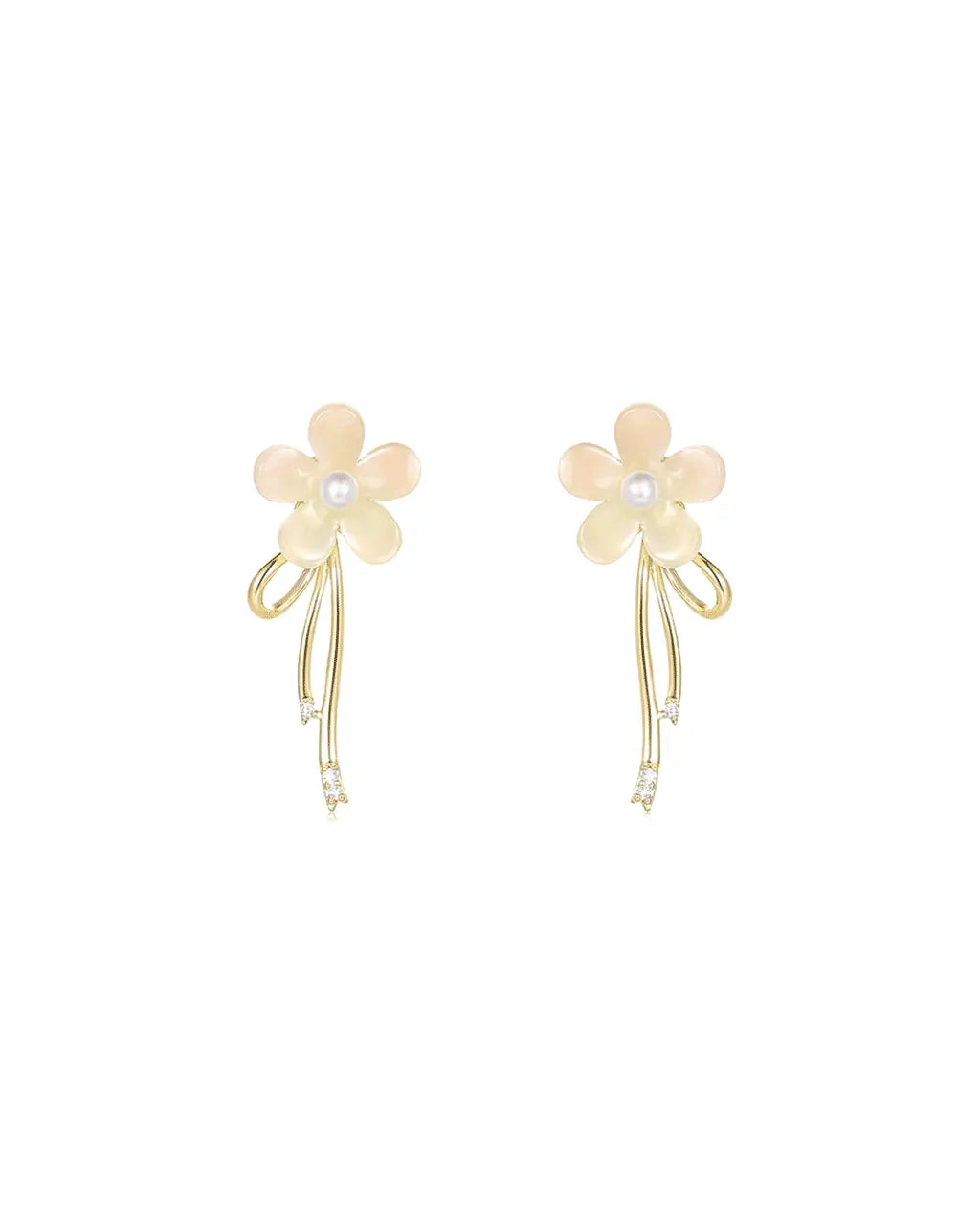 Daisy Dreams - Pearl & Diamond Flower Earrings Amora