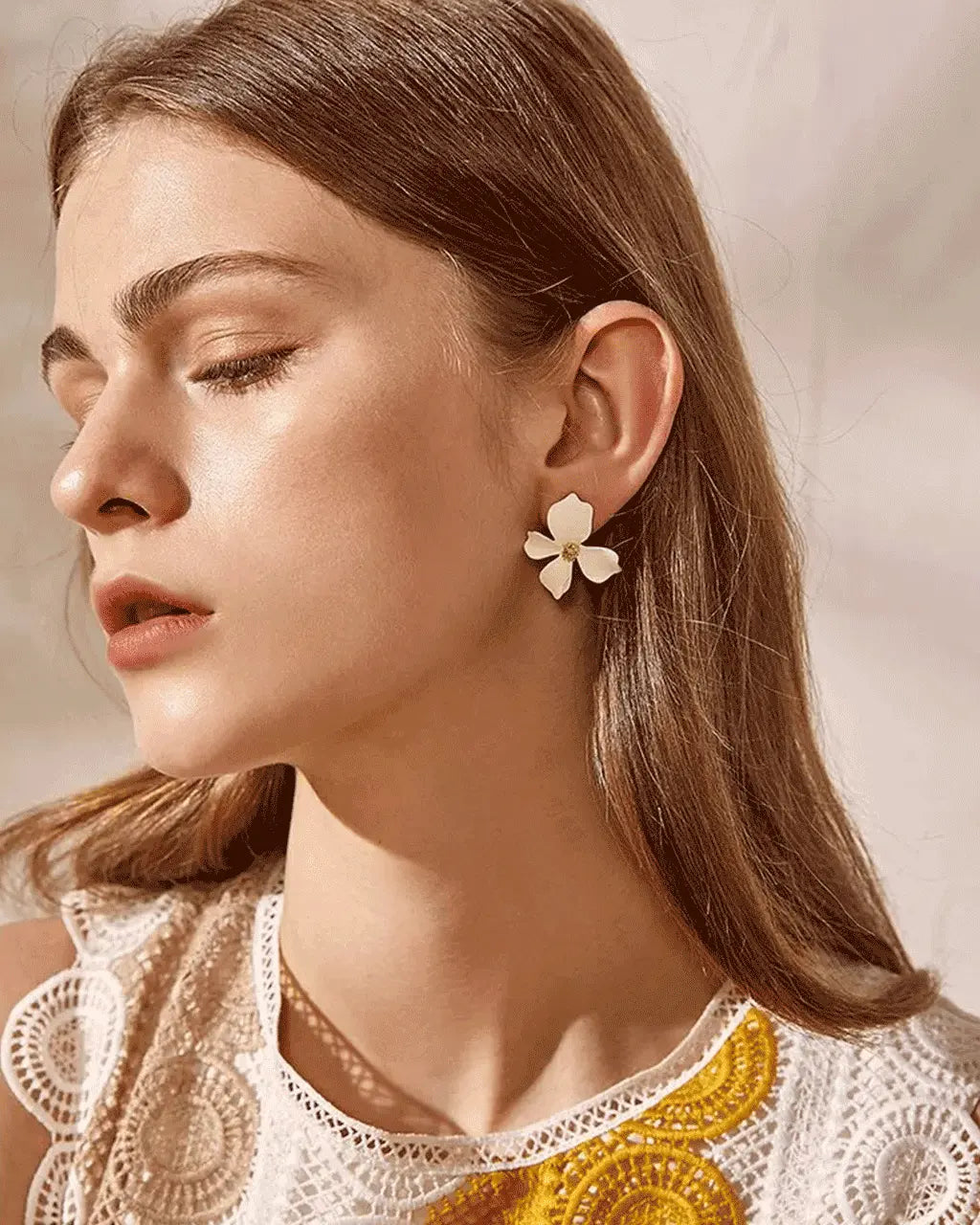 Magnolia Dream - White Flower Earrings Amora